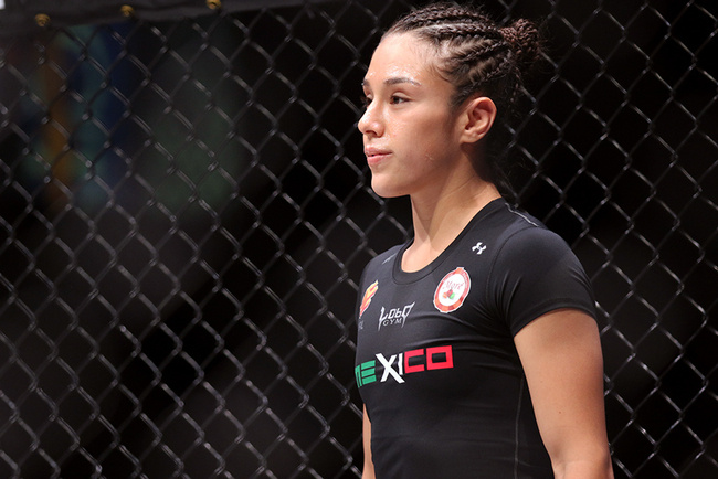 Alexa-Grasso-jaula-Fightland.jpg