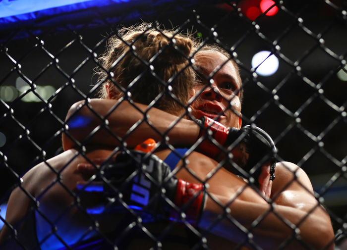Amanda Nunes Apologizes to Ronda Rousey, Continues to Be Cooler Champ Than Her